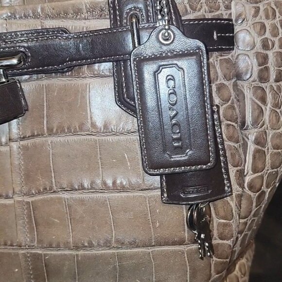 🎉 RARE COACH BAG WITH COACH LOCK AND KEY w detachable strap - Picture 4 of 9